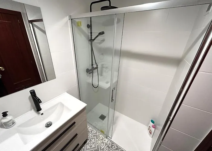 Gemelos 2 Apts. With Pool شقة بينايدورم